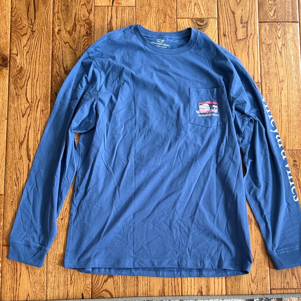 Vineyard Vines Football Whale Blue Long Sleeve Tee - men’s large (Brand New!)